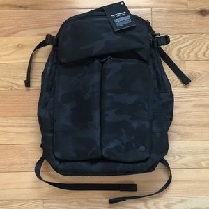 Lululemon Assert Backpack 30L *Incognito Camo Grey Black
